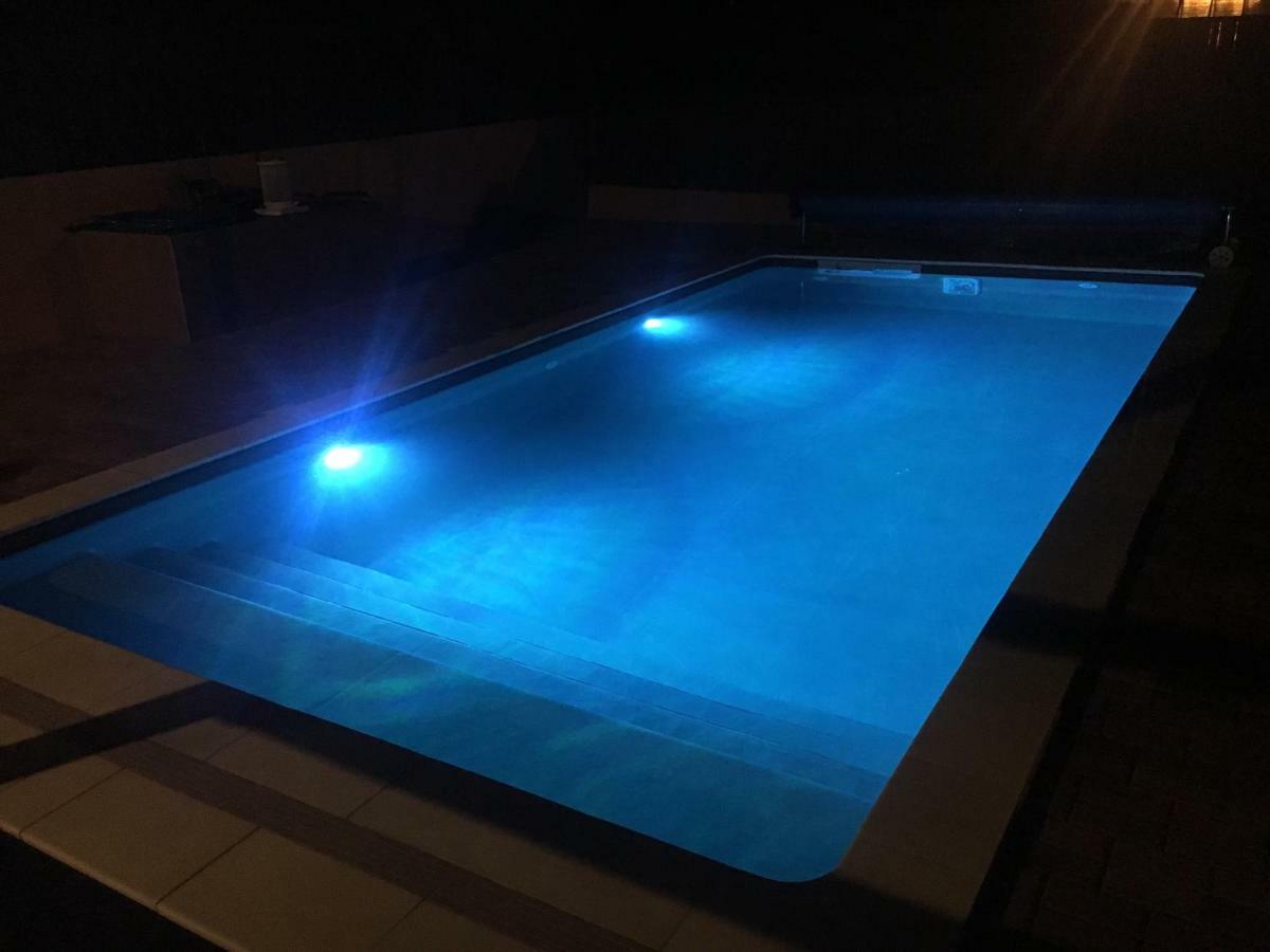 Garden Spa Resort Budapest Luaran gambar